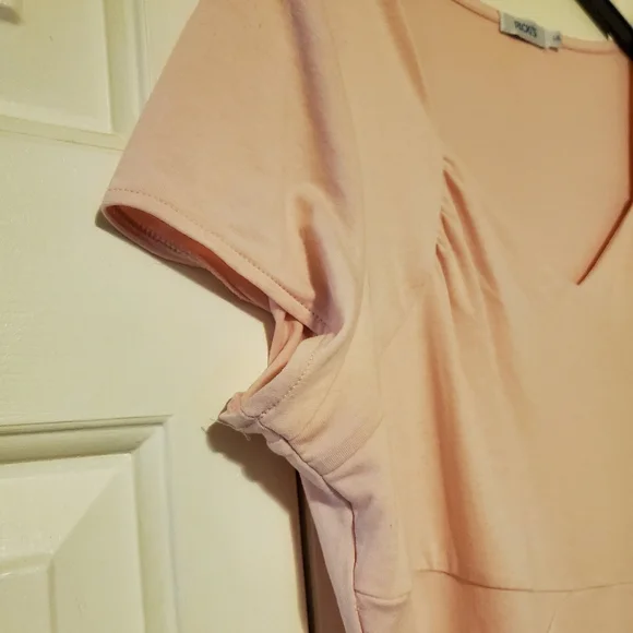 Ladies top - Picture 3 of 8